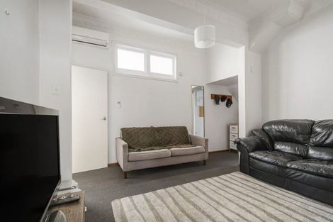 Photo of property in 11 Caroline Street, Mount Victoria, Wellington, 6011