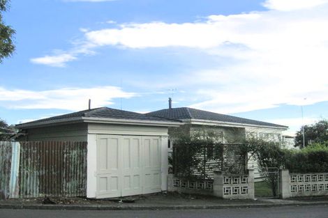 Photo of property in 122 Milton Road, Bluff Hill, Napier, 4110