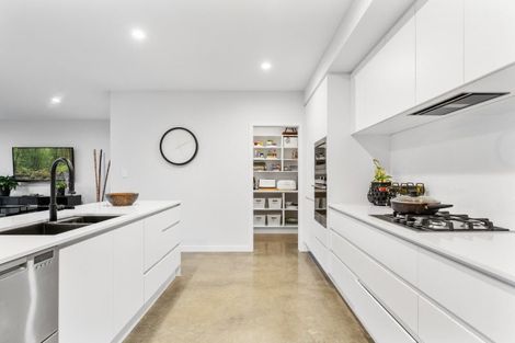 Photo of property in 42 Oceana Drive, Welcome Bay, Tauranga, 3175