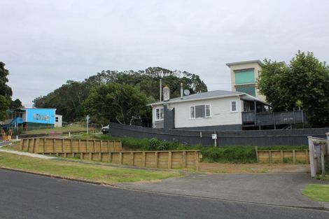 Photo of property in 38 Pioneer Road, Moturoa, New Plymouth, 4310