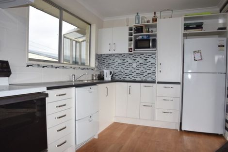 Photo of property in 90 Bay Road, Grasmere, Invercargill, 9810