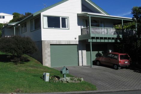 Photo of property in 3 Bushland Grove, Paparangi, Wellington, 6037