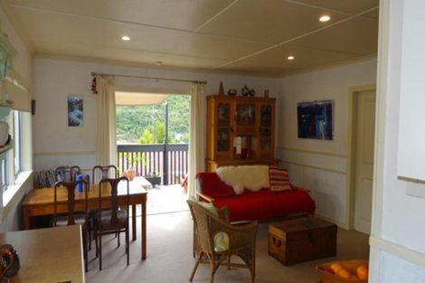 Photo of property in 27b Milton Terrace, Picton, 7220