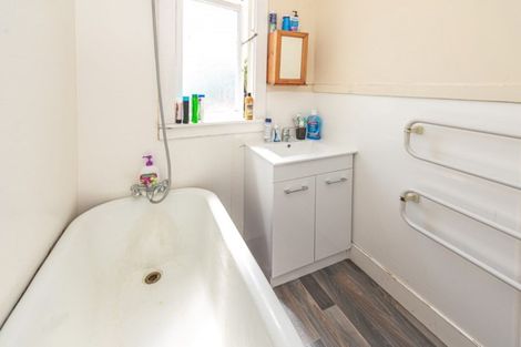 Photo of property in 68 Alma Road, Gonville, Whanganui, 4501