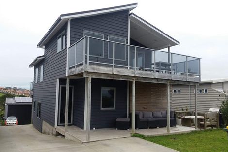 Photo of property in 1319 Whangaparaoa Road, Army Bay, Whangaparaoa, 0930