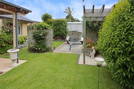 Photo of property in 4 Checkerberry Court, Henderson, Auckland, 0612