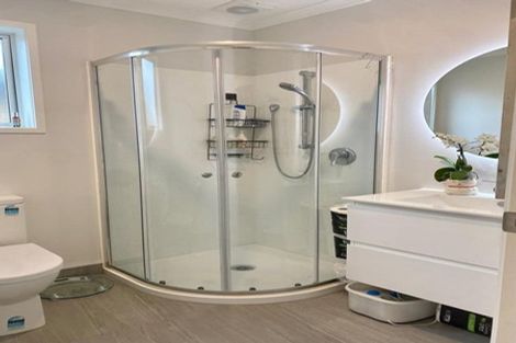 Photo of property in 28 Farmland Road, Papakura, 2110