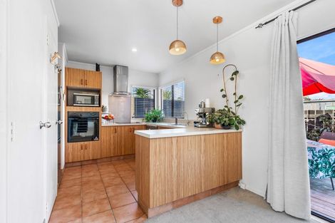 Photo of property in 2/68 Routley Drive, Glen Eden, Auckland, 0602