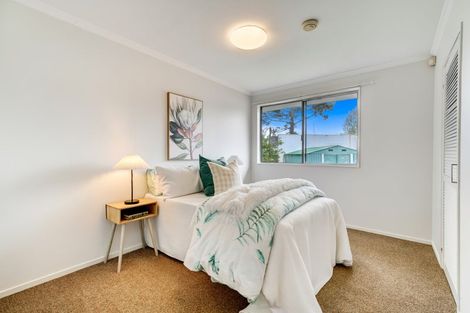 Photo of property in 24 Oakmont Place, Wattle Downs, Auckland, 2103
