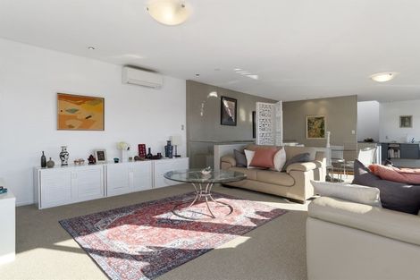 Photo of property in 28 Seaview Road, Otumoetai, Tauranga, 3110