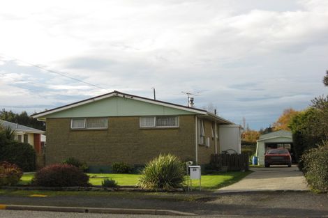 Photo of property in 20 Cross Street, Milton, 9220