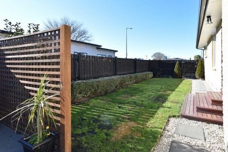 Photo of property in 735 Main North Road, Belfast, Christchurch, 8051