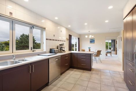 Photo of property in 14 Field Way, Waikanae Beach, Waikanae, 5036