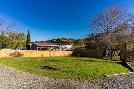 Photo of property in 17a Ash Street, Maungaturoto, 0520