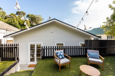 Photo of property in 44 Faraday Street, Hospital Hill, Napier, 4110