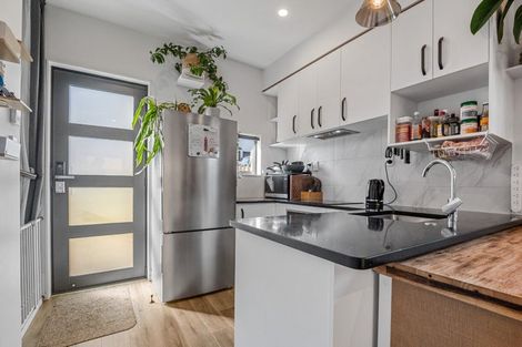 Photo of property in 1/22 Ryburn Road, Mount Wellington, Auckland, 1062
