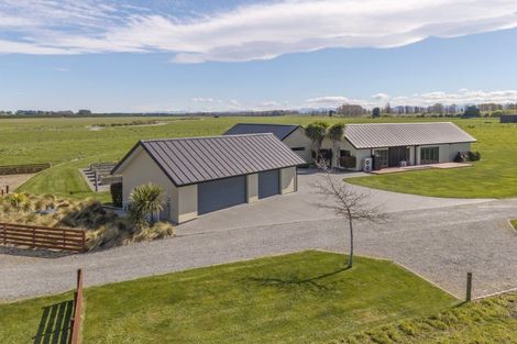 Photo of property in 585 Coutts Island Road, Coutts Island, Christchurch, 7670