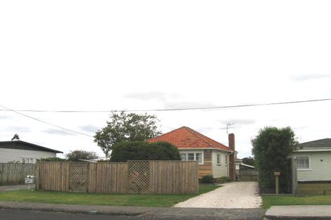Photo of property in 2/13 Salisbury Road, Birkdale, Auckland, 0626