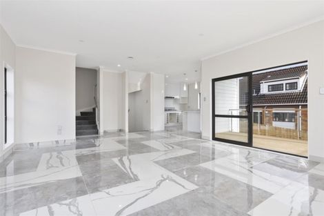 Photo of property in 4225b Great North Road, Glendene, Auckland, 0602