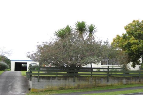 Photo of property in 108 Riversdale Drive, Merrilands, New Plymouth, 4312