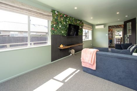 Photo of property in 209 Queenspark Drive, Parklands, Christchurch, 8083