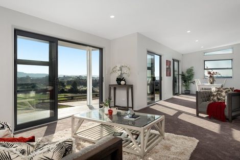 Photo of property in 11 Goldstone Place, Omokoroa, 3114