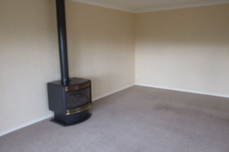 Photo of property in 5 Lourie Way, Fitzherbert, Palmerston North, 4410