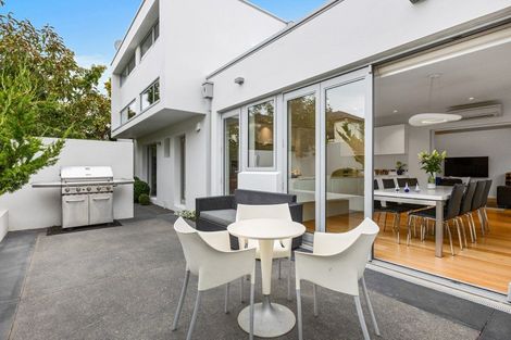 Photo of property in 86 Hinau Street, Riccarton, Christchurch, 8041