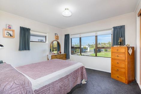 Photo of property in 70 Great South Road, Huntly, 3700