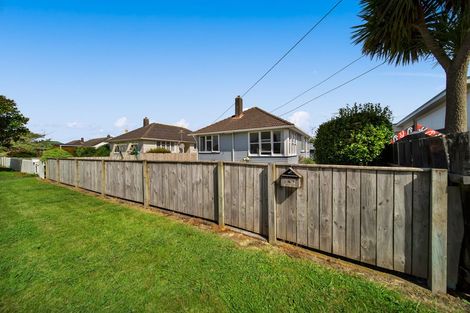 Photo of property in 287 South Road, Hawera, 4610