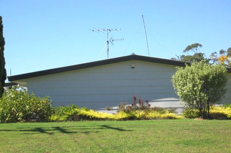 Photo of property in 2/110 Arran Road, Browns Bay, Auckland, 0630