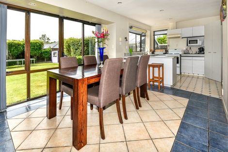 Photo of property in 65 Farquhars Road, Redwood, Christchurch, 8051