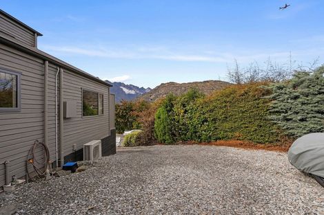 Photo of property in 5 Marina Drive, Frankton, Queenstown, 9300