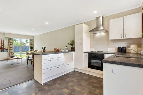 Photo of property in 9 Mckenzie Road, Mangere Bridge, Auckland, 2022