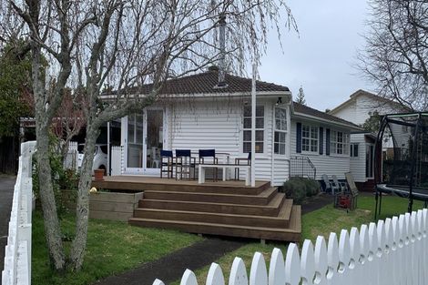 Photo of property in 1/30 Kea Place, Mangere Bridge, Auckland, 2022