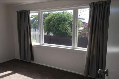 Photo of property in 2/3a Huapai Street, Onehunga, Auckland, 1061