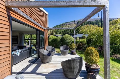 Photo of property in 4 Evening Star Road, Arthurs Point, Queenstown, 9371