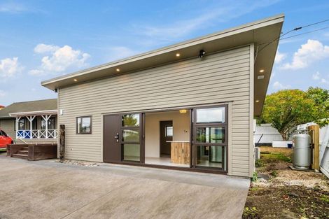 Photo of property in 456a West Coast Road, Glen Eden, Auckland, 0602