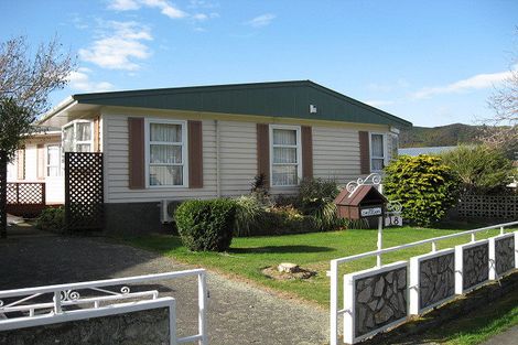 Photo of property in 18 Mcgowan Road, Wainuiomata, Lower Hutt, 5014