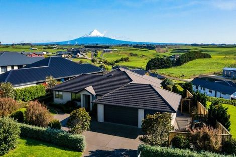 Photo of property in 3 Larlin Heights, Hawera, 4675