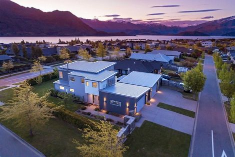 Photo of property in 10 Sunnyside Lane, Wanaka, 9305