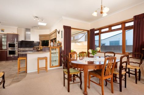 Photo of property in 10 Fairway Avenue, Mount Maunganui, 3116