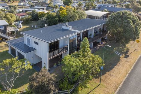 Photo of property in 9 Oyster Drive, Cooks Beach, Whitianga, 3591