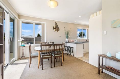 Photo of property in 31 Covil Avenue, Te Atatu South, Auckland, 0610