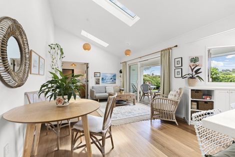 Photo of property in 18a Russell Drive, Oakura, 4314