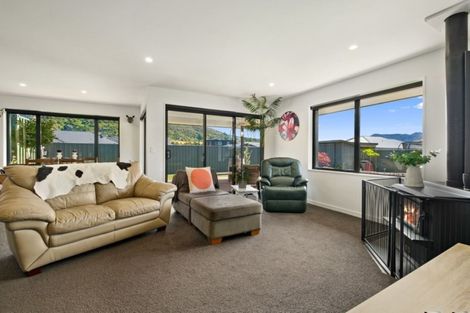Photo of property in 4 Mallard Street, Albert Town, Wanaka, 9305