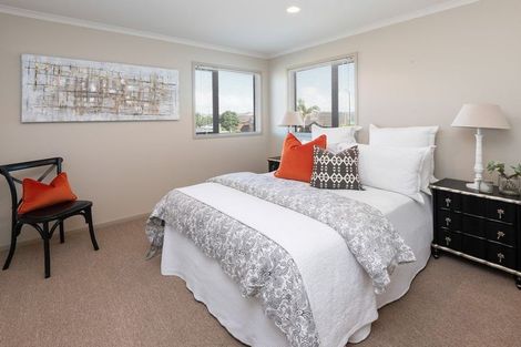 Photo of property in 2 Jack Place, Flat Bush, Auckland, 2019