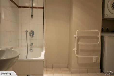 Photo of property in Tower Hill Apartments, 2b/1 Emily Place, Auckland Central, Auckland, 1010