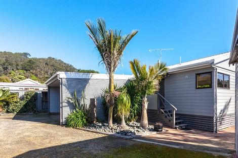 Photo of property in 59 Hahei Beach Road, Hahei, Whitianga, 3591