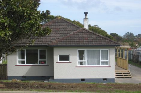 Photo of property in 61 Leslie Street, Waitara, 4320